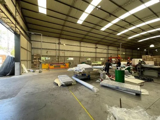 Alquiler Galpón 1140m2 En Moreno