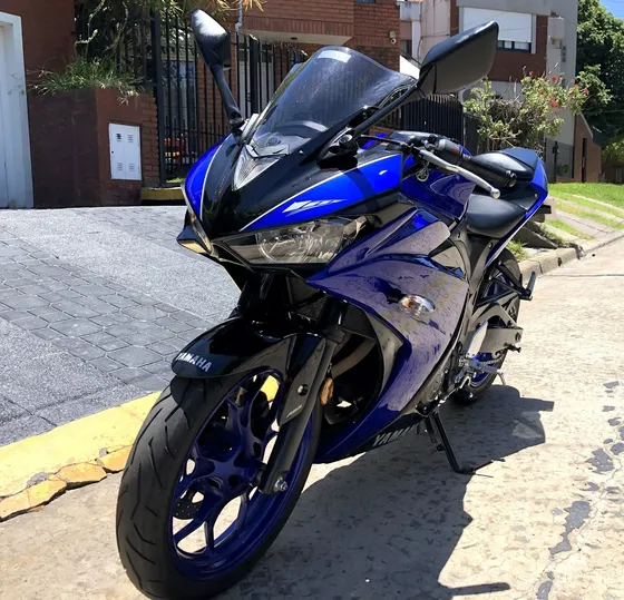 Yamaha R3