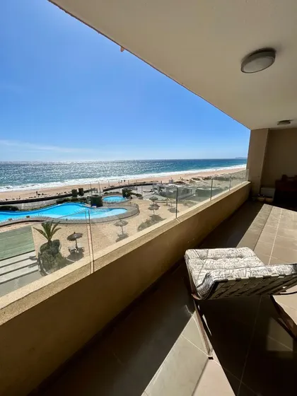 Vende Depto 3 Dormitorios, 2baños, 2 Estac. Primera Linea