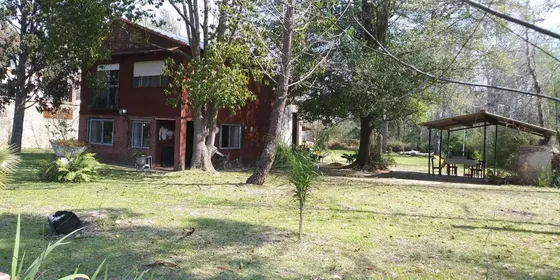 Casa En Venta - 3 Dormitorios 1 Baño - 2.322mts2 - Primera Sección, Escobar