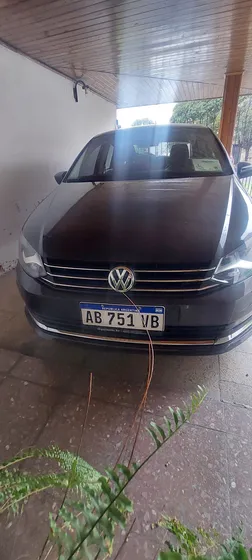 Volkswagen Polo Sedan 4 Puertas