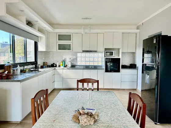 Casa En Venta, 3 Dormitorios, 2 Baños, Pileta, Barrio Cerrado Keoken. Tanti