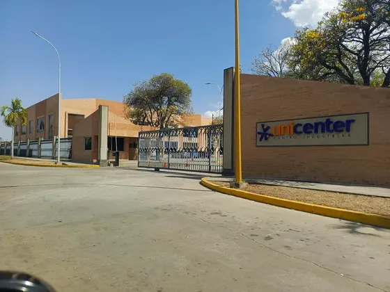 Local Comercial Av Henry Ford Al Lado De La Alcaldía De Valencia