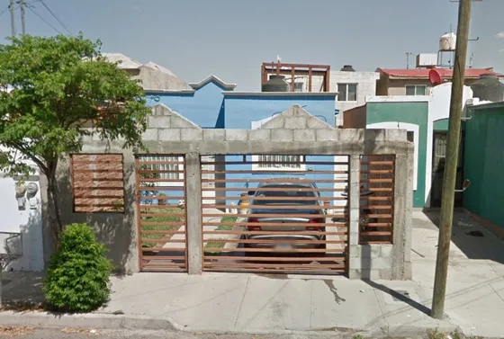 Casa En Remate Bancario En Col. Los Portales, Chihuahua Sk13 