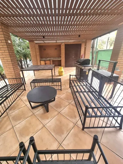 Vista Despejada, Muy Amplio Cerca De Todo