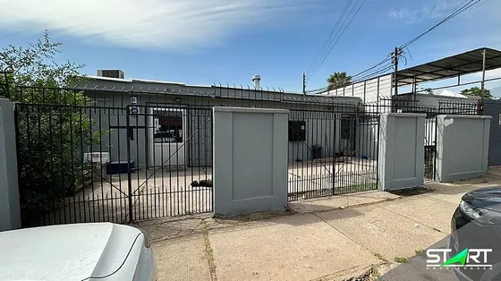 Oportunidad! Se Vende Amplia Casa En Los Olmos, Macul.