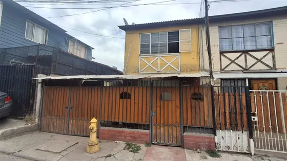 Casa En Venta De 2 Dorm. En Maipú