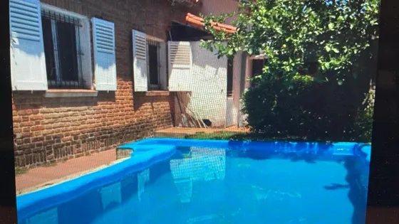 Casa En  Venta  Casa  4 Dorm Pileta Ciudad Jardin  Lomas Del Palomar  270.000 Usd