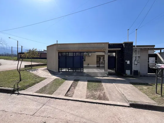 Venta Casa 2 Dormitorios Villa Carmela Con Cochera