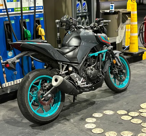 Moto Naked Yamaha Mt03