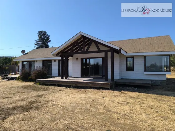 Casa En Venta De 3 Dorm. En Limache
