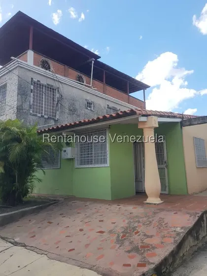 Venta Amplia Casa De Dos Niveles En Tierra Del Sol Cabudare,lara Rc