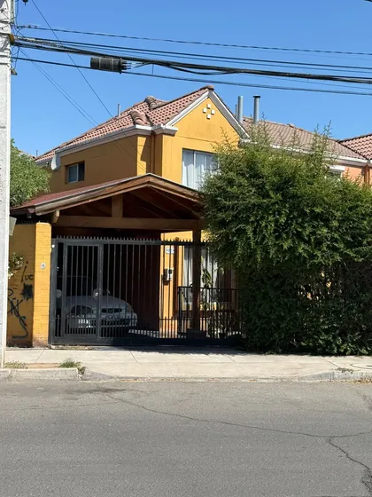 Casa En Venta En Villa El Rosal Maipú