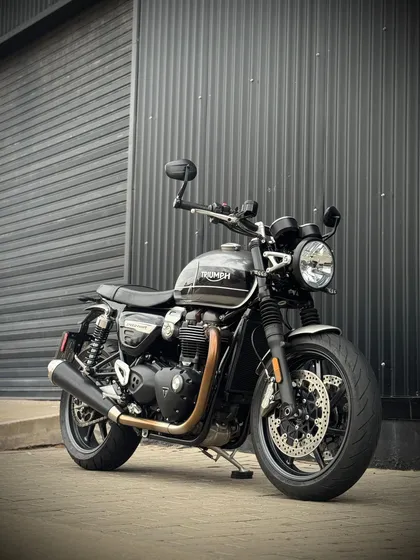 Triumph Speed Twin 1200