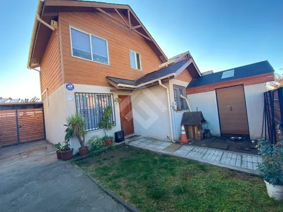 Casa En Venta De 3dorm En Peñaflor, Miraflores