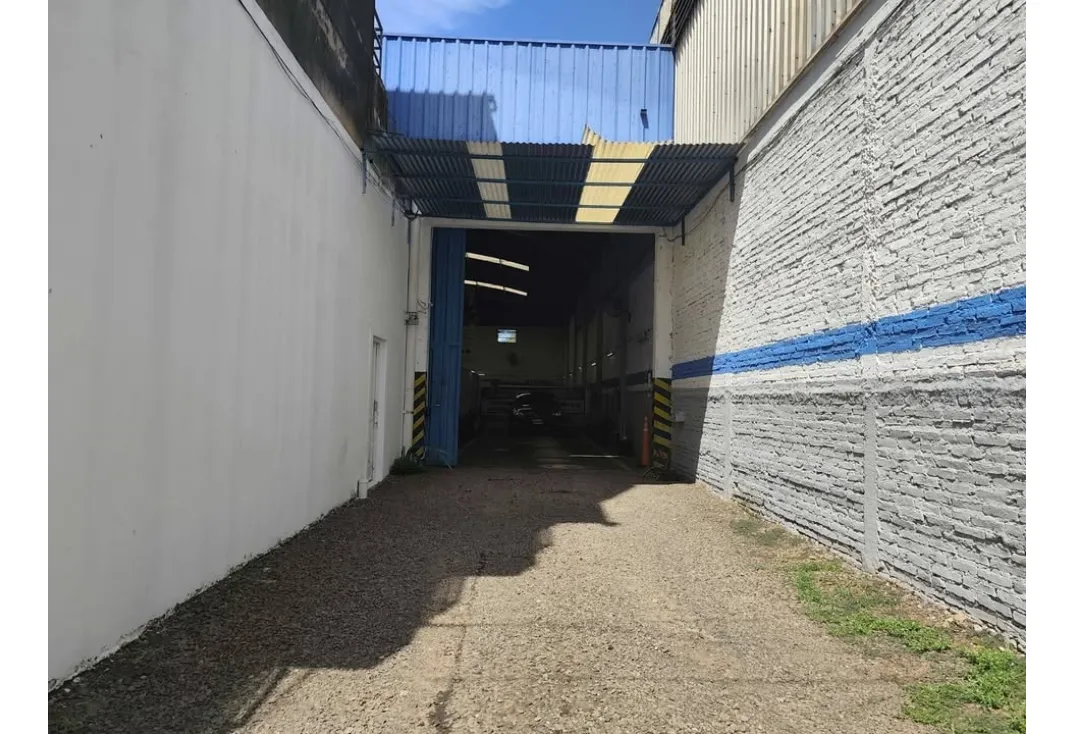 Alquilo Galpón Comercial E Industrial, Villa Urquiza Posadas.
