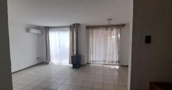 Linda Casa En Pasaje Buen Sector Residencial Ciudad Satelite
