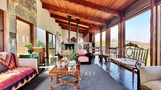 Casa En Venta De 4 Dorm. En Las Condes