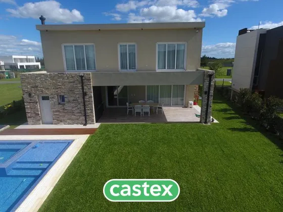 Casa En Venta En Barrio Terralagos, Canning