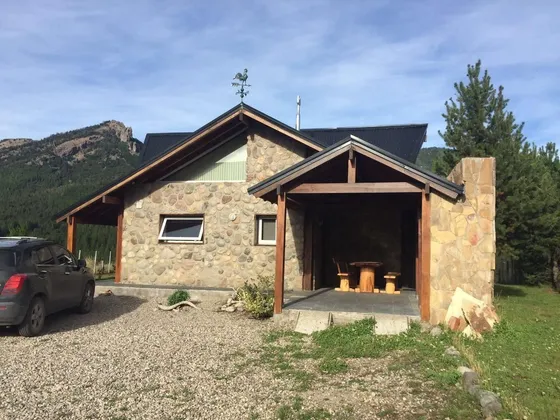 Casa En Venta De 2 Dormitorios En Villa Meliquina Vistas