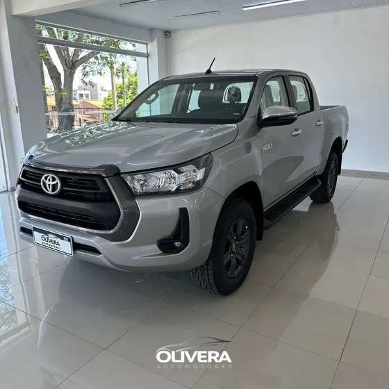 Toyota Hilux Sr 4x2 Nafta