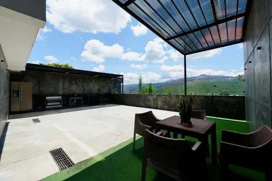 En Venta: Casa Remodelada En Colinas De Vista Alegre Ver Más De Nuestro Trabajo En Instagram En @remashabitat.ccs ¡quedamos A Su Disposición!