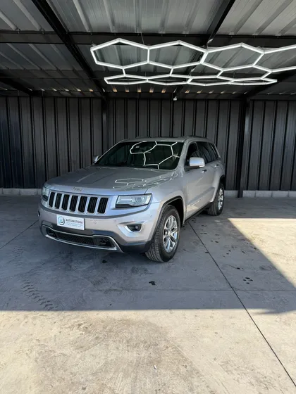 Jeep Grand Cherokee Laredo L V6