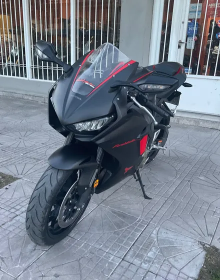 Honda Cbr 1000 - Hobbycer Bikes