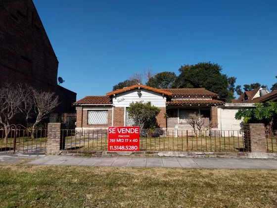 Venta Casa Terreno 761mts Castelar Norte