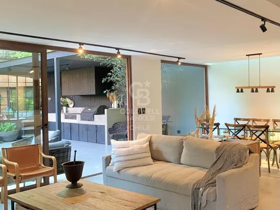 Maravillosa Casa Recién Remodelada En Condominio