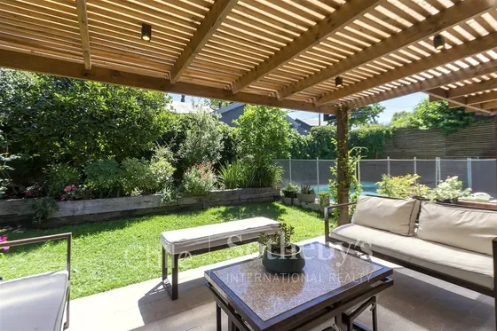 Casa En Venta De 4 Dorm. En Lo Barnechea