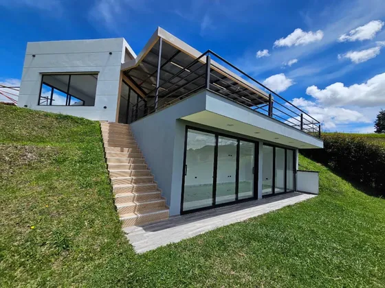 Espectacular Finca En Venta Para Estrenar Dentro De Parcelación En La Vereda La Playa Rionegro, Antioquia