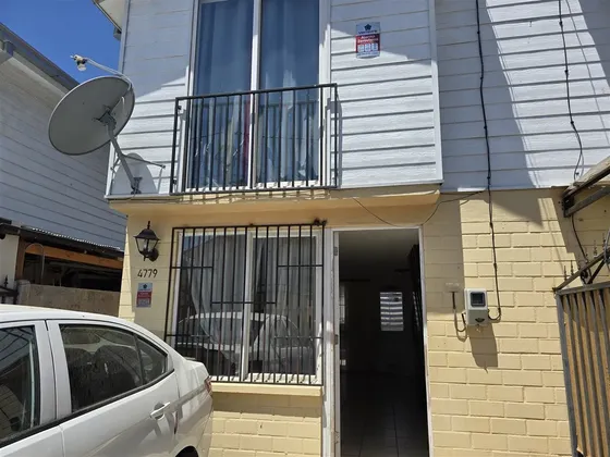 Casa De 2 Pisos, Perfecta Para Empezar En Valle Grande