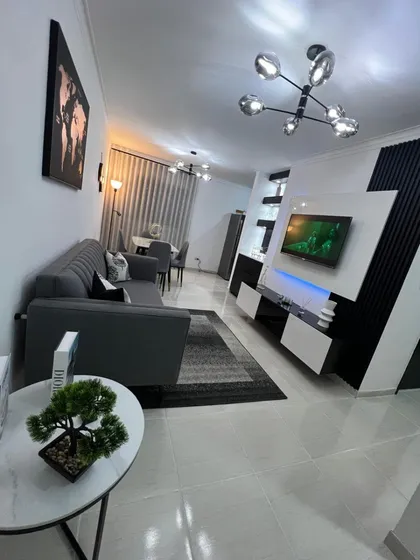 Alquilo Hermoso Apartamento Sin Amueblar, 3 Habitaciones, San Isidro Labrador.
