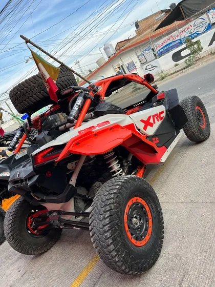 Factura Original, 2 Dueños , 310 Horas ,200 Hp