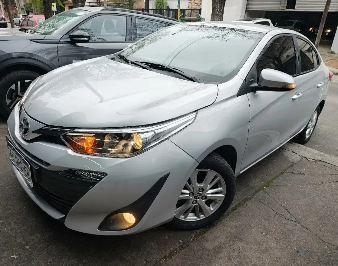 Toyota Yaris 1.5 107 hp XLS Sedan