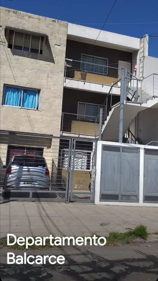 Venta! Excelente Oportunidad De Inversión. Departamento 2 Ambientes Al Frente P.b Con Patio En Ramos Mejía Sur