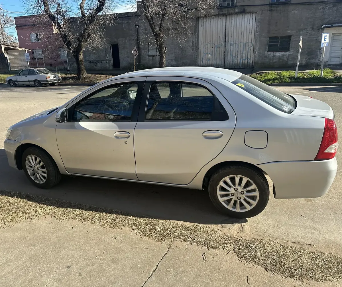 Toyota Etios 1.5 Sedan Xls