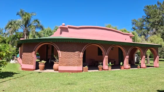 Casa De Campo De Una Hectarea, Para 8 Pax, Pileta De 12x4.