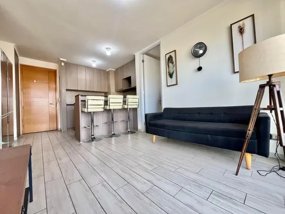 Departamento En Arriendo De 2d I 2b I 1e A Pasos Del Metro