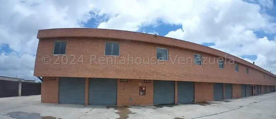 Maria Elena Latouche Te Ofrece En Alquiler Galpon Con Oficina. Seguridad, Electricidad Trifasica . Mels 25-2467