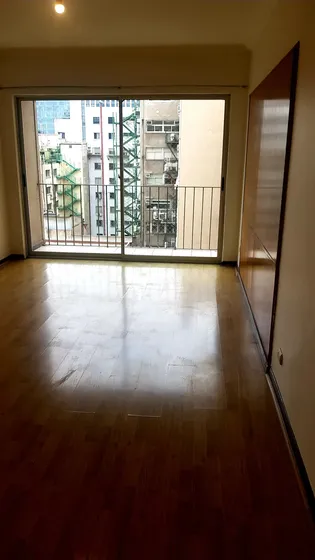 Departamento Remodelado A Media Cuadra De Metro La Moneda