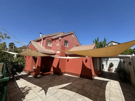 Condominio Villa Franca / Valle Lo Campino