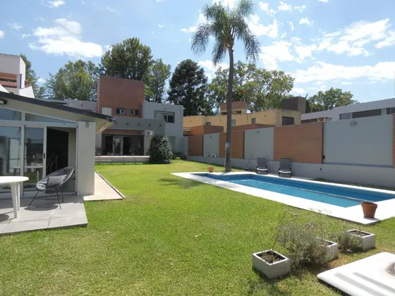 Venta / Alquiler Casa 3 Dorm - Zona Lasalle - Zona Norte - Pileta - Quincho
