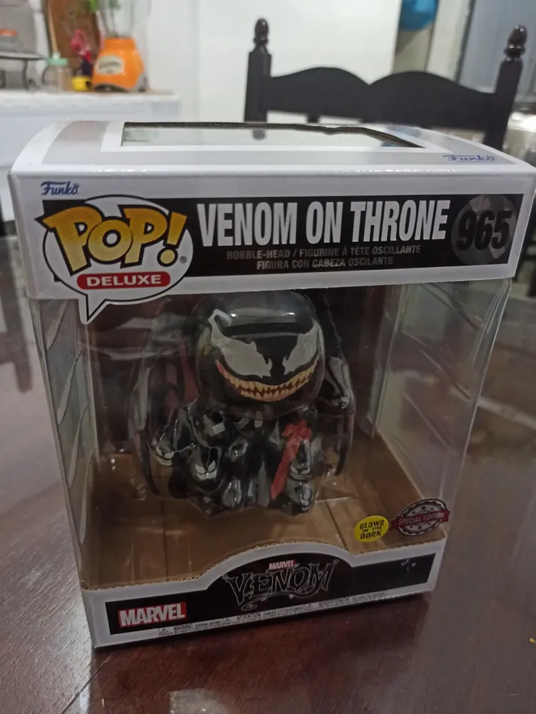 Funko Pop! Deluxe Venom On Throne (glow In The Dark) Se 965