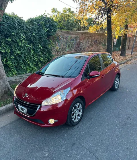Peugeot 208 1.6 Allure