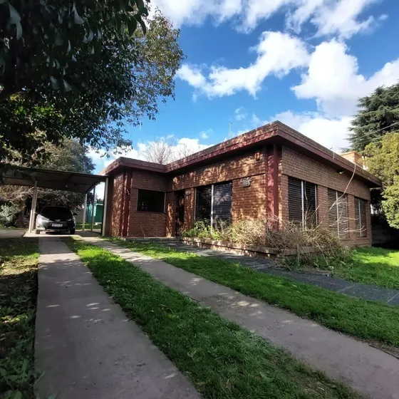 Casa En Venta - 2 Dormitorios 2 Baños - 900mts2 - Florencio Varela