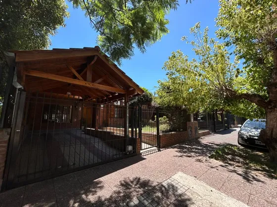 Venta Chalet- Casa 4 Ambientes- Villa Bosch, Barrio Murialdo