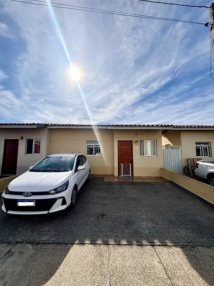 Casa Em Condomínio, Com Churrasqueira, Academia, Piscina, Pomar, Salão De Festa, Pista De Caminhada, E Muito Mais.
