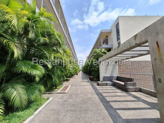 En Venta Apartamento A Estrenar En Zona Privilegiada Al Este De Barquisimeto Urb Colinas Del Viento Cod 25 - 19950 Oportunidad De Negocio !$ Katty Vasquez 